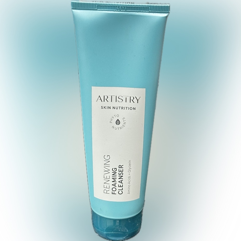 Artistry skin Nutrition Hydrating Cleanser by Amway new
